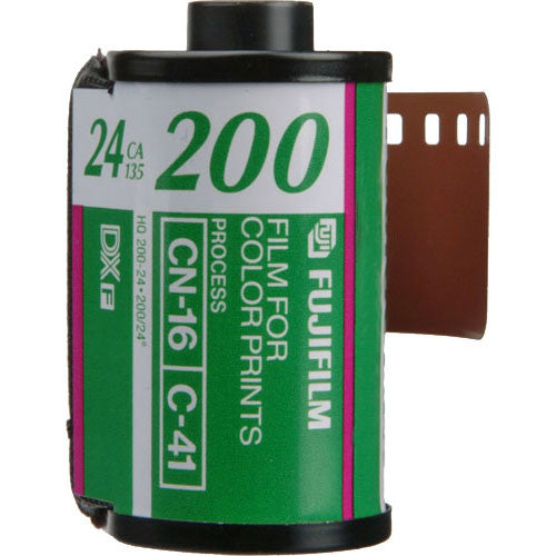 FUJIFILM Fujicolor 200 Color Negative Film (35mm Roll Film, 24 Exposures)